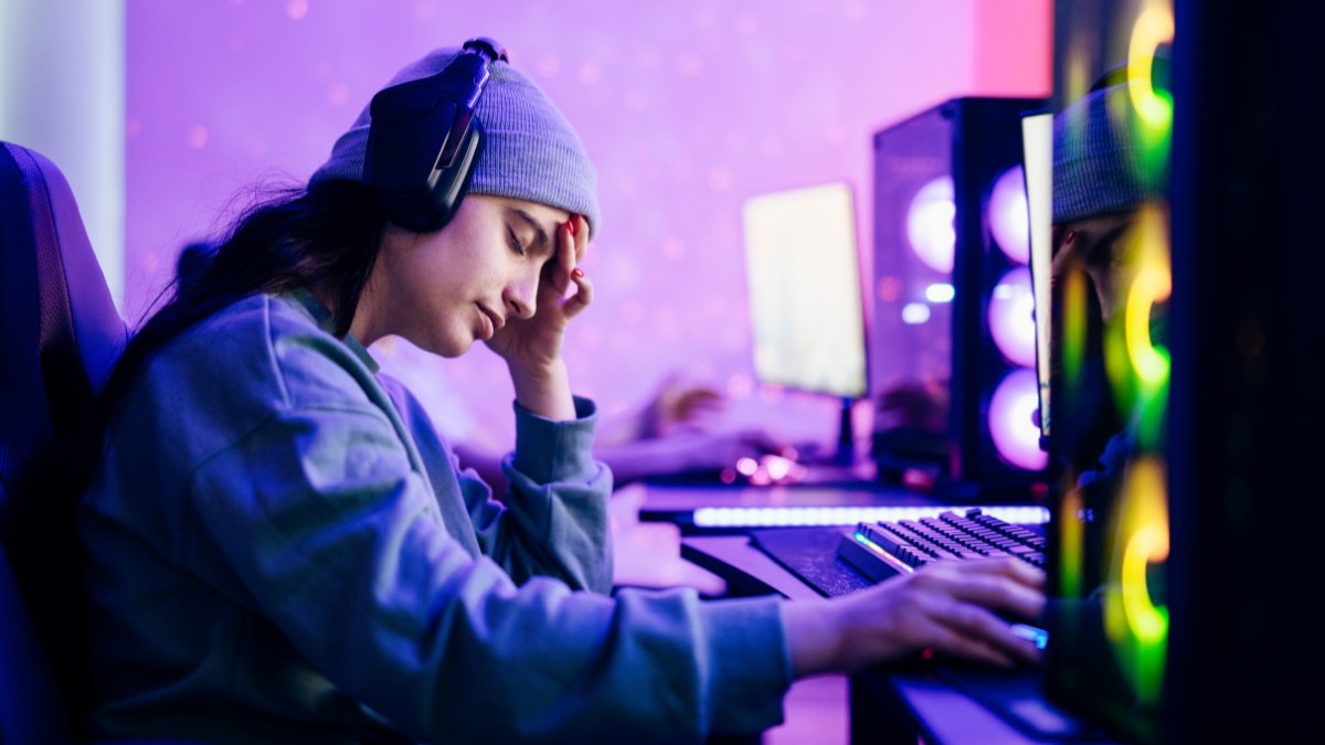 gamer, frustração, decepção, jogadora, pc gamer