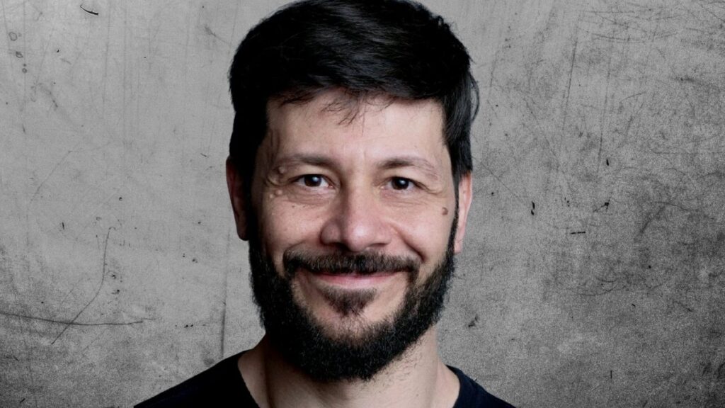 Leandro Venditti, Asus