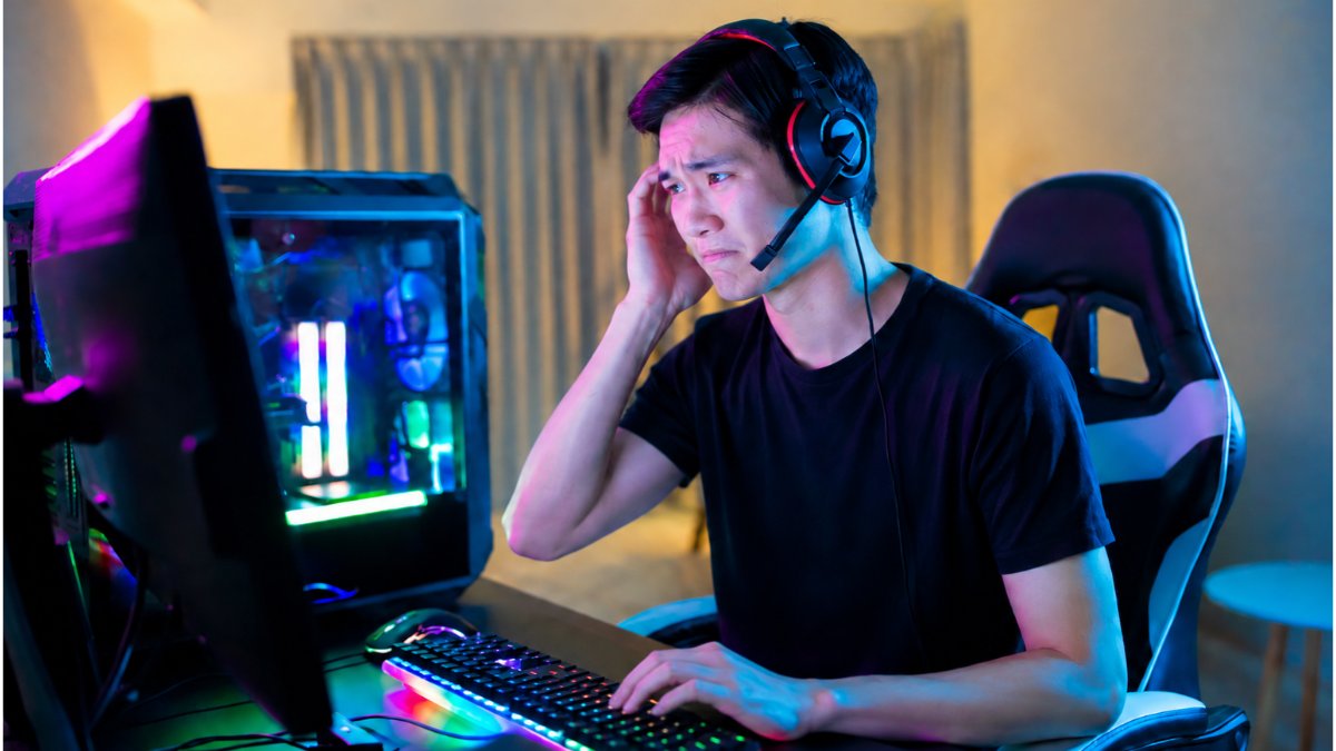 gamer, jogador, estresse, desconforto, headset, hardware, periféricos
